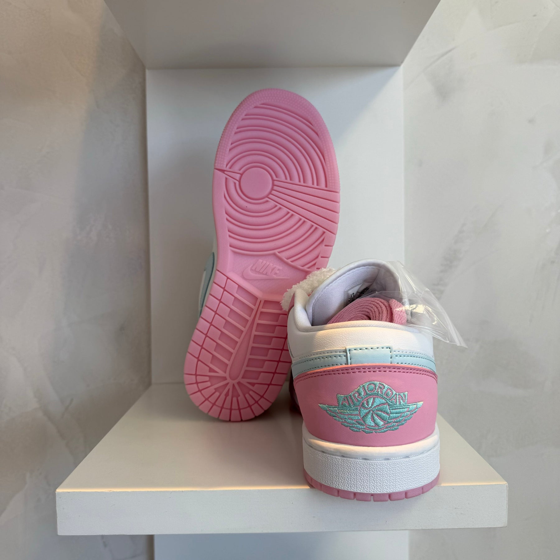 Jordan 1 Low SE Paw Print Pink Foam (Pronta Entrega)