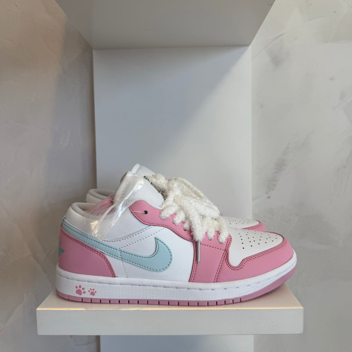 Jordan 1 Low SE Paw Print Pink Foam (Pronta Entrega)